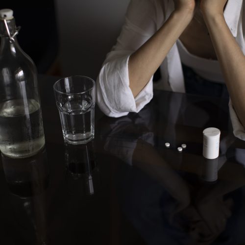 young-woman-dealing-with-anxiety